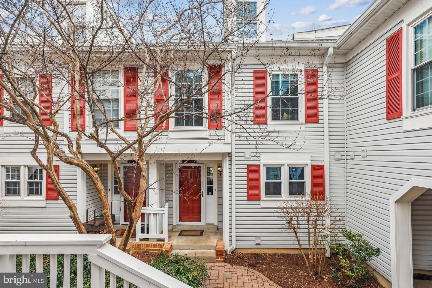 2915-c S C S Woodstock St 3 #3 Property Photo