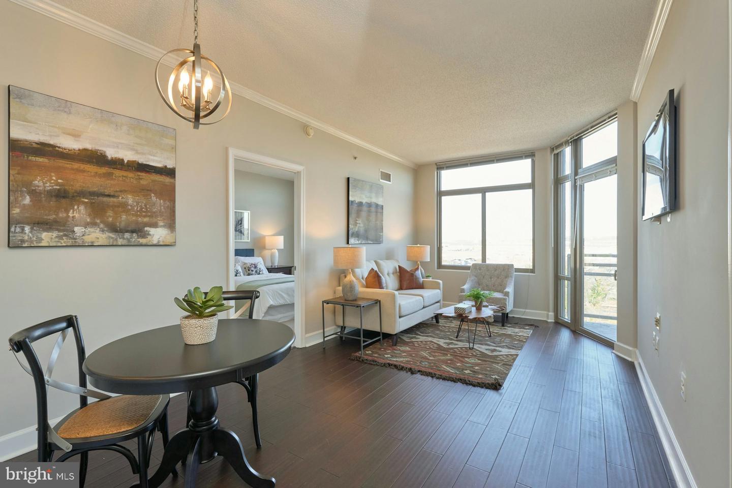 3650 S Glebe Rd #652 Property Photo 5