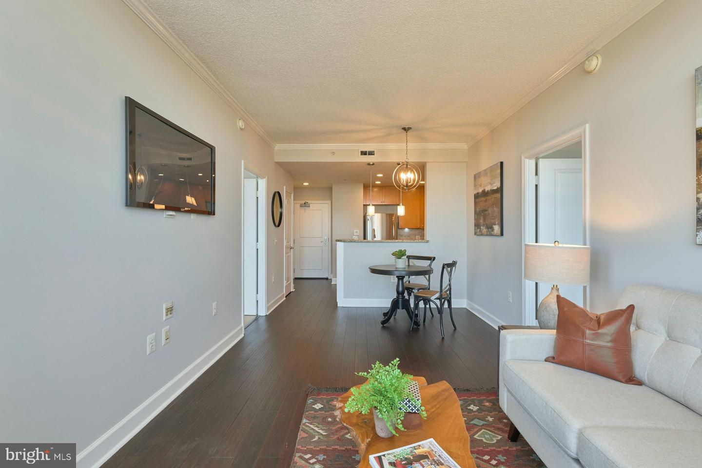 3650 S Glebe Rd #652 Property Photo 11