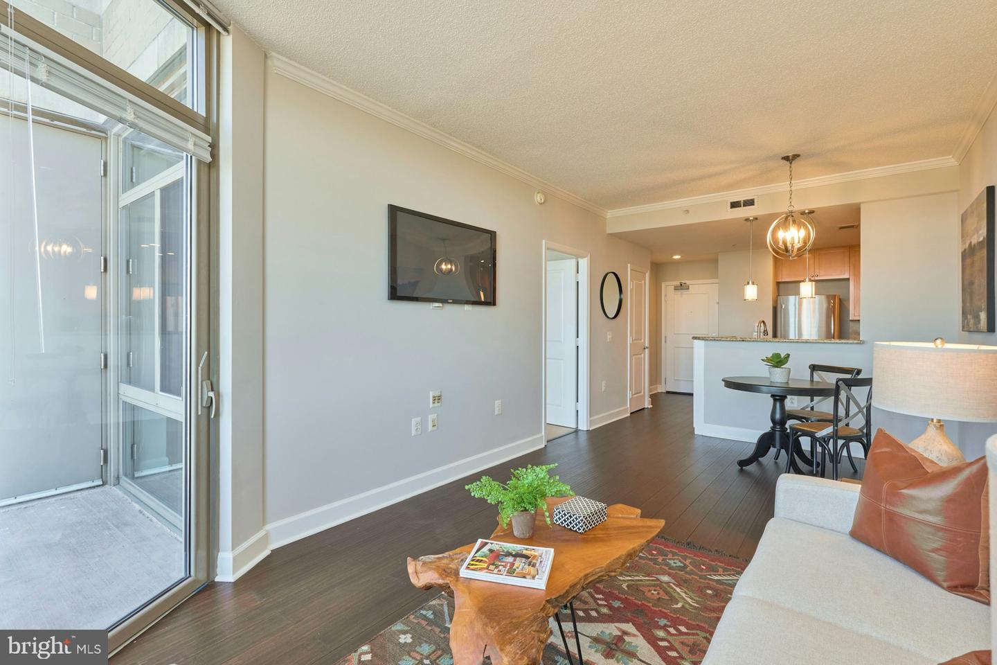3650 S Glebe Rd #652 Property Photo 12