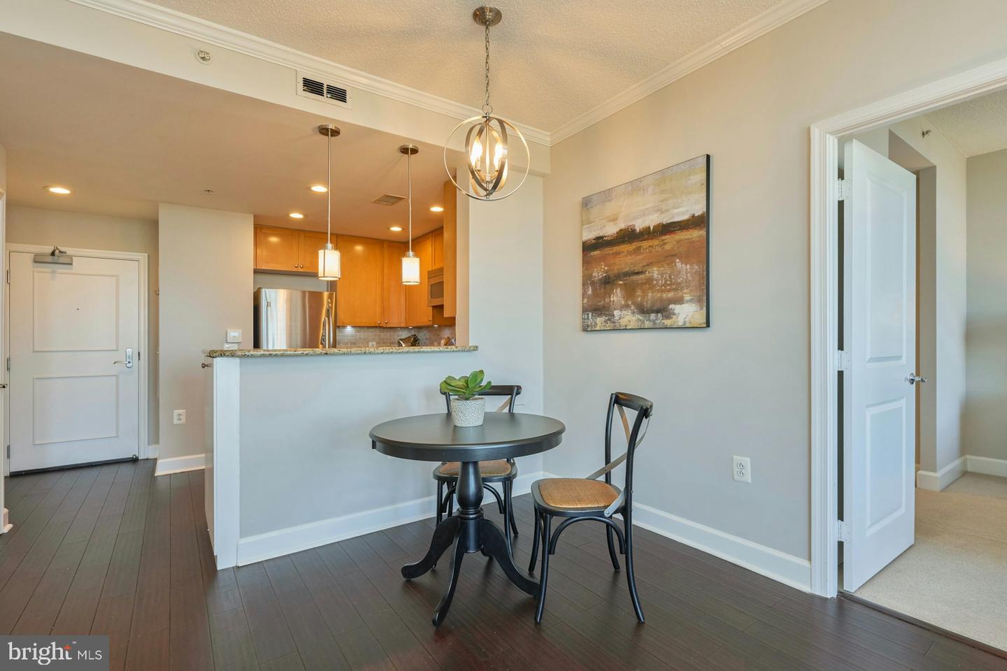 3650 S Glebe Rd #652 Property Photo 13
