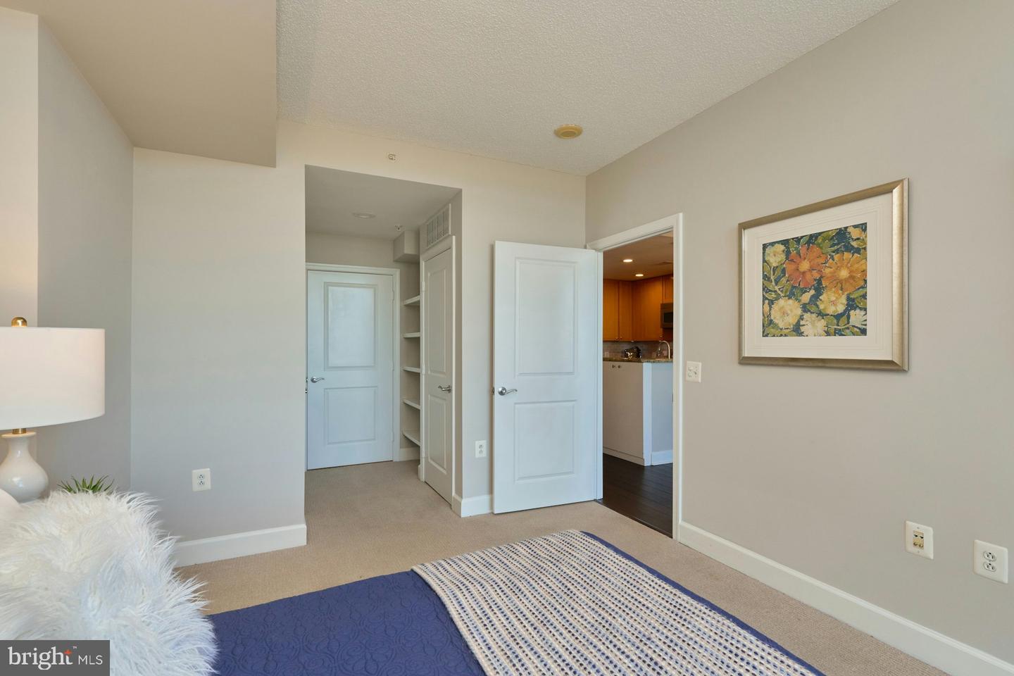 3650 S Glebe Rd #652 Property Photo 17