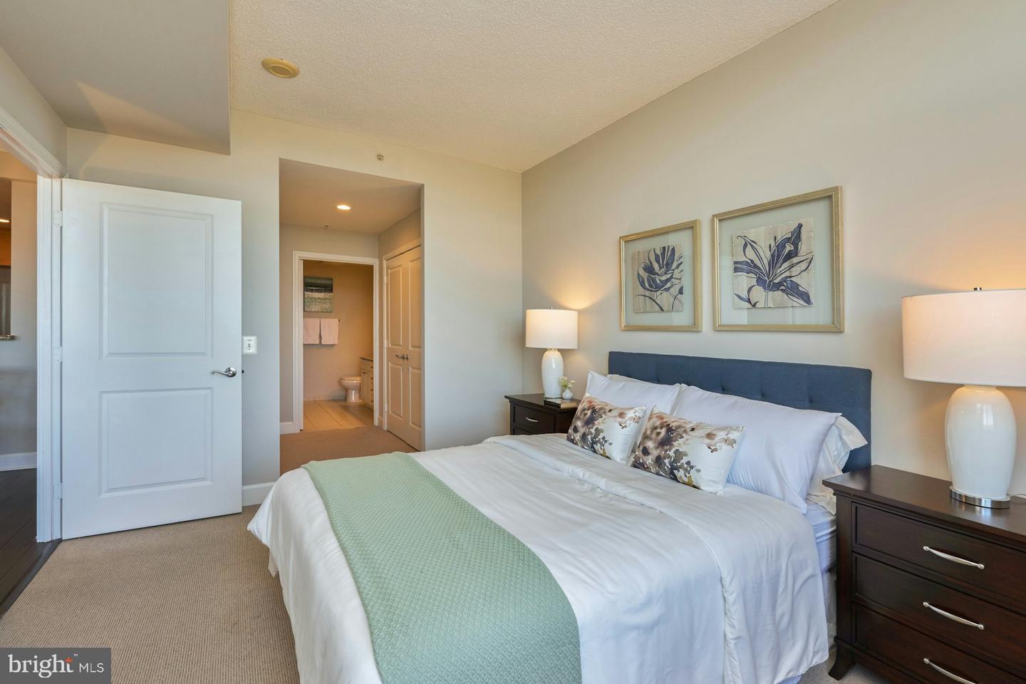 3650 S Glebe Rd #652 Property Photo 25