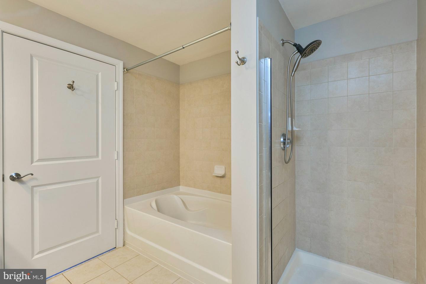 3650 S Glebe Rd #652 Property Photo 29