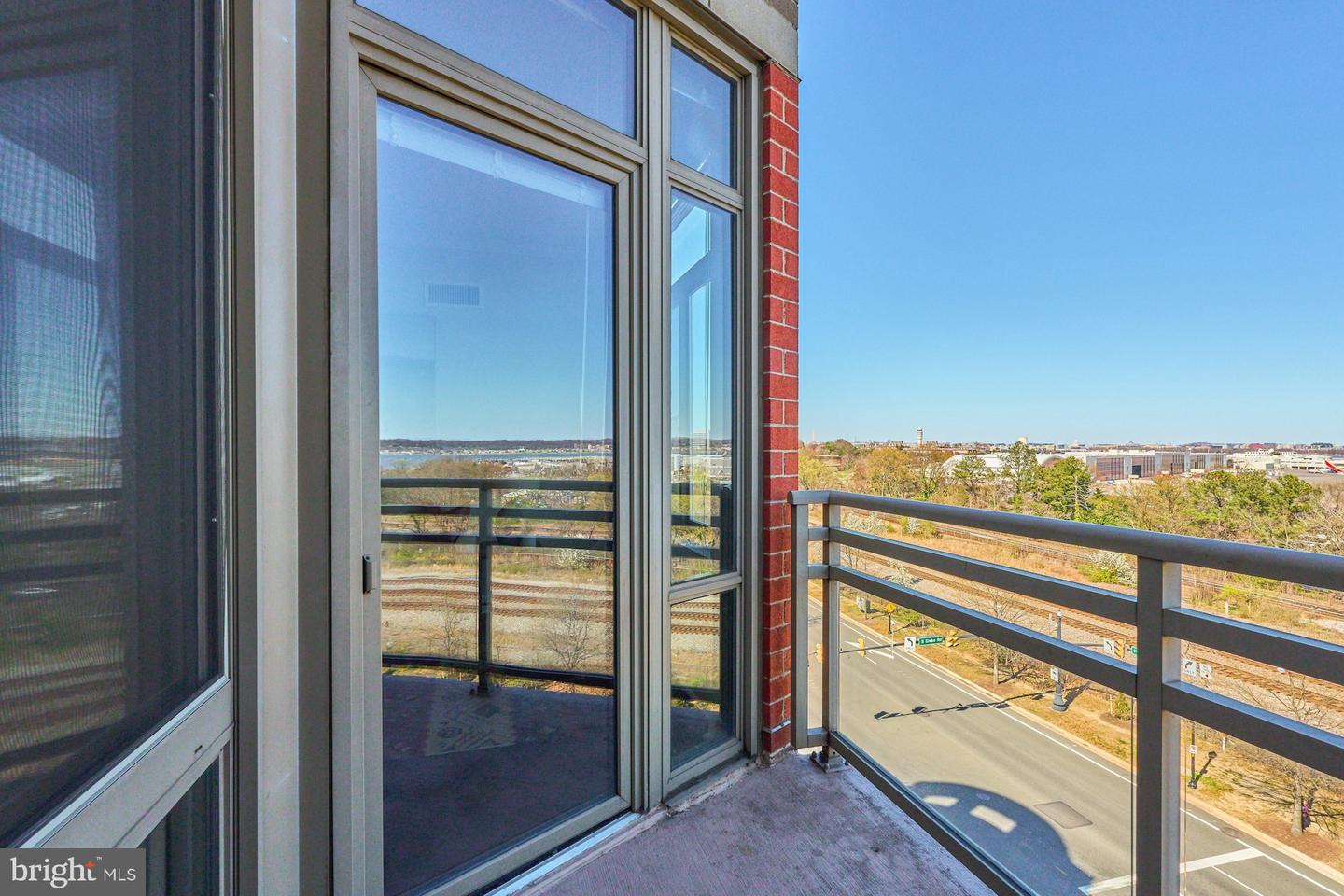 3650 S Glebe Rd #652 Property Photo 31