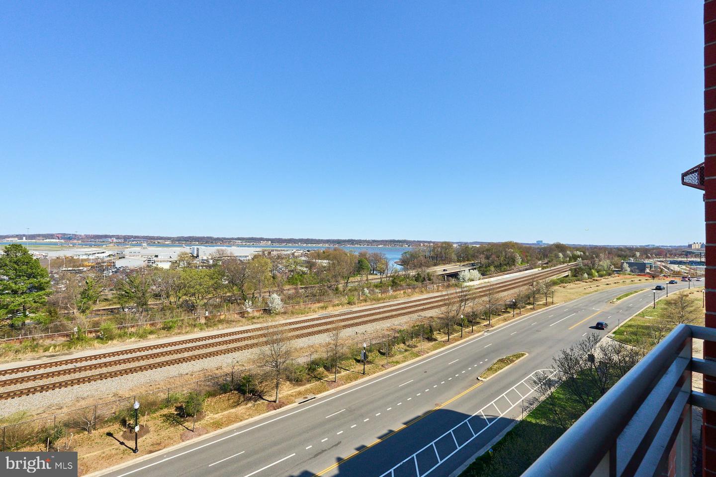 3650 S Glebe Rd #652 Property Photo 34