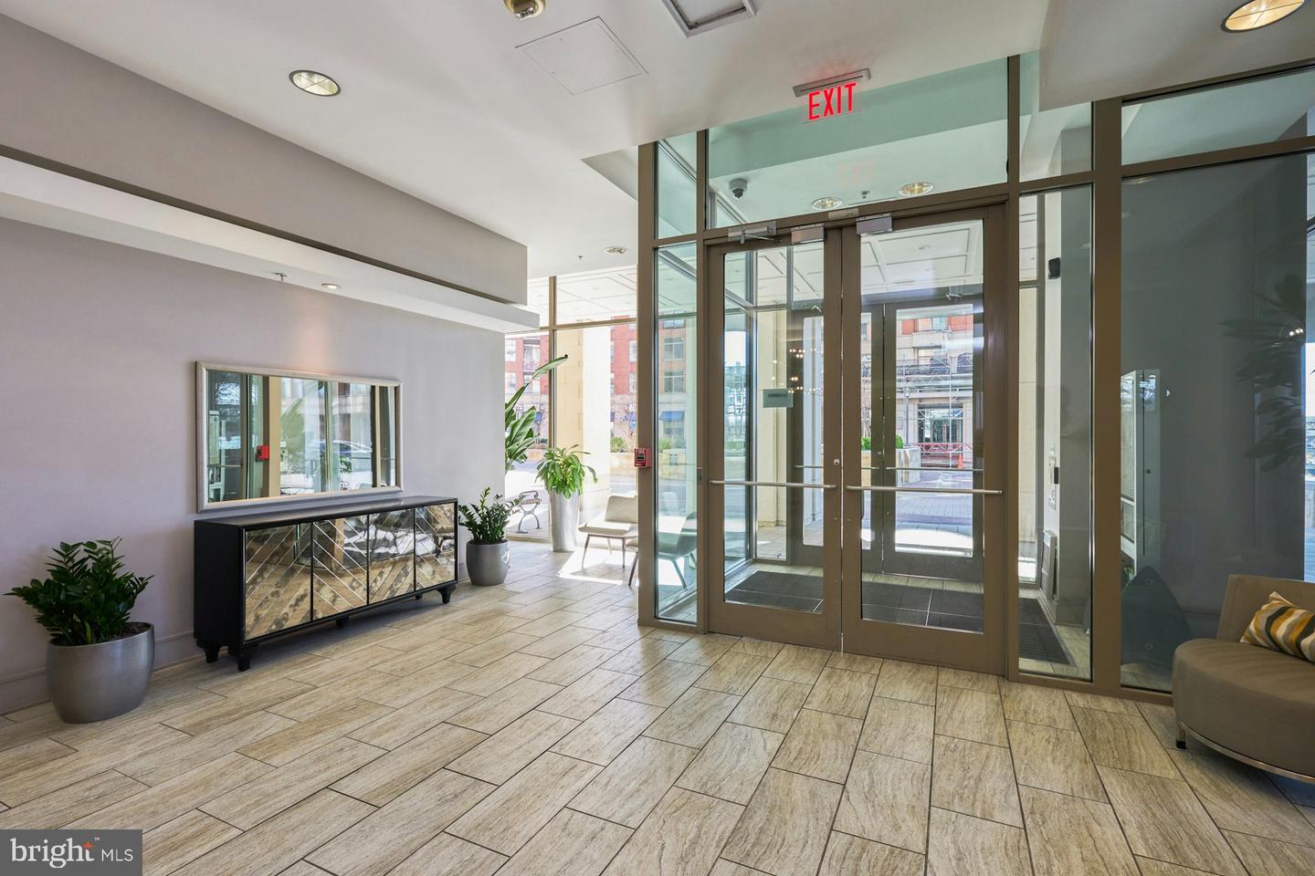 3650 S Glebe Rd #652 Property Photo 36