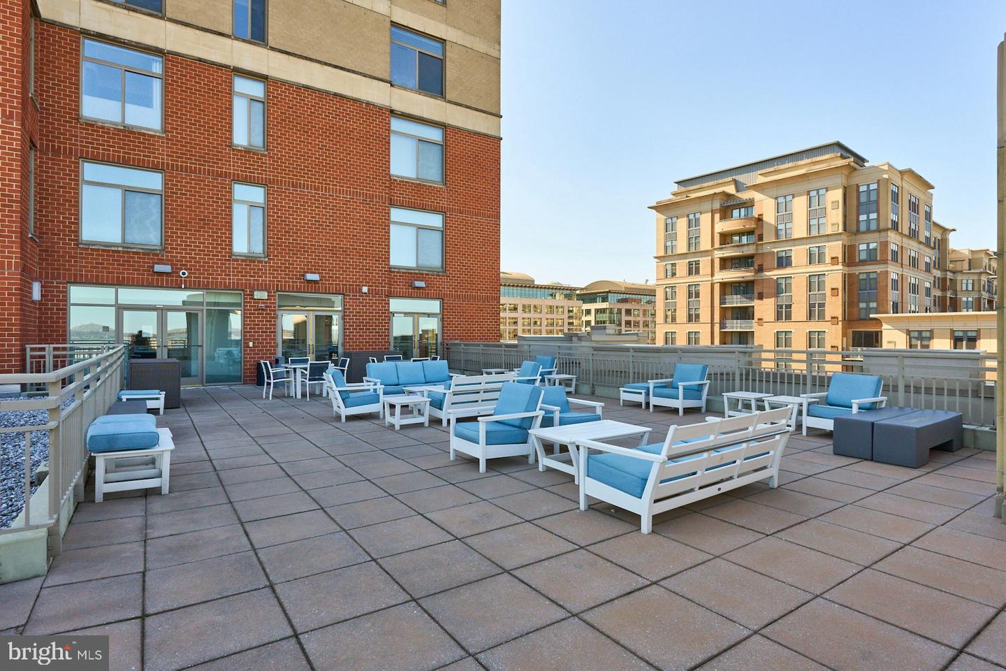 3650 S Glebe Rd #652 Property Photo 43