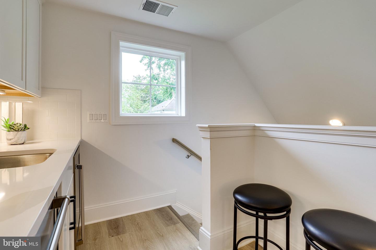 1933 N Van Buren St Property Photo 68