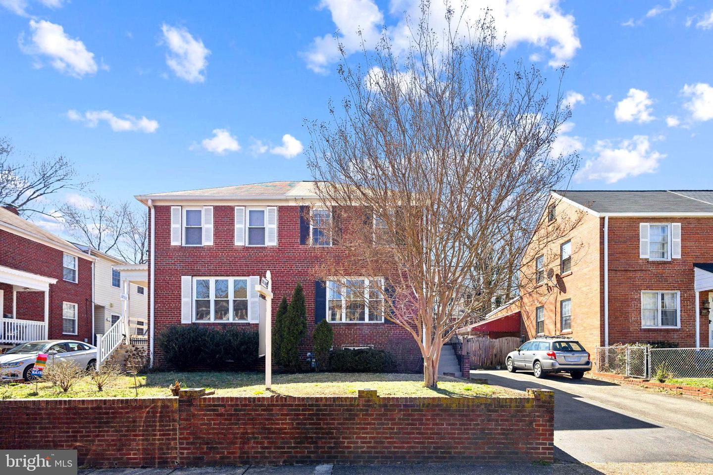 2730 S Uhle St Property Photo 1