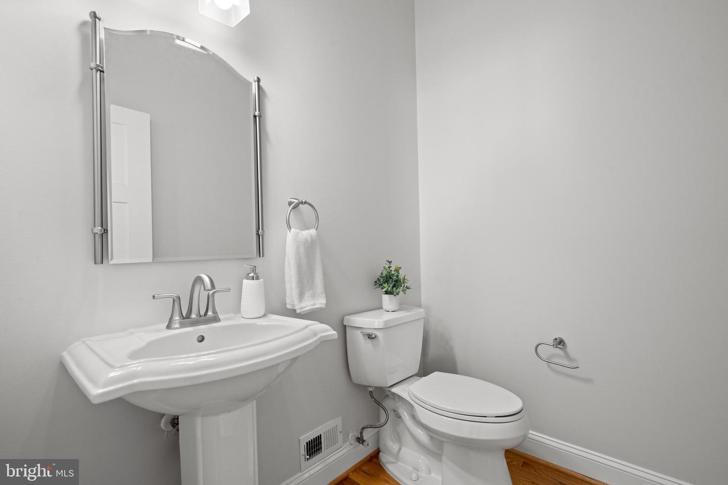 1807 N Stafford St Property Photo 22