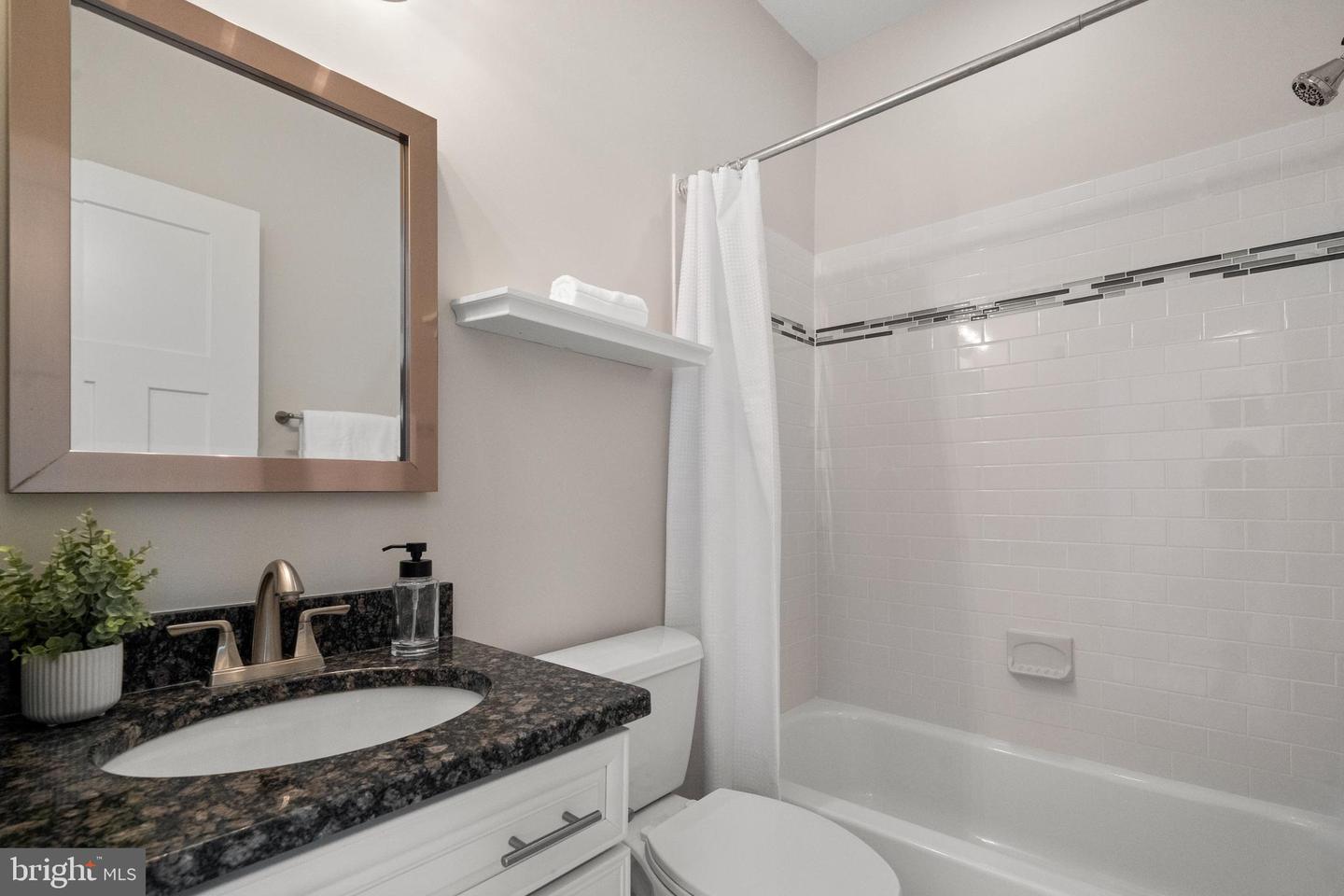 1807 N Stafford St Property Photo 51