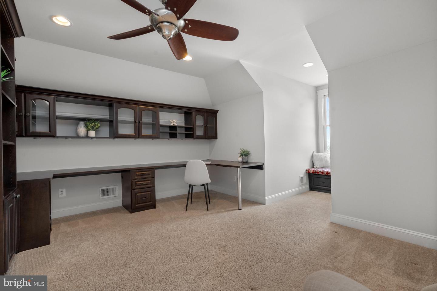 1807 N Stafford St Property Photo 61
