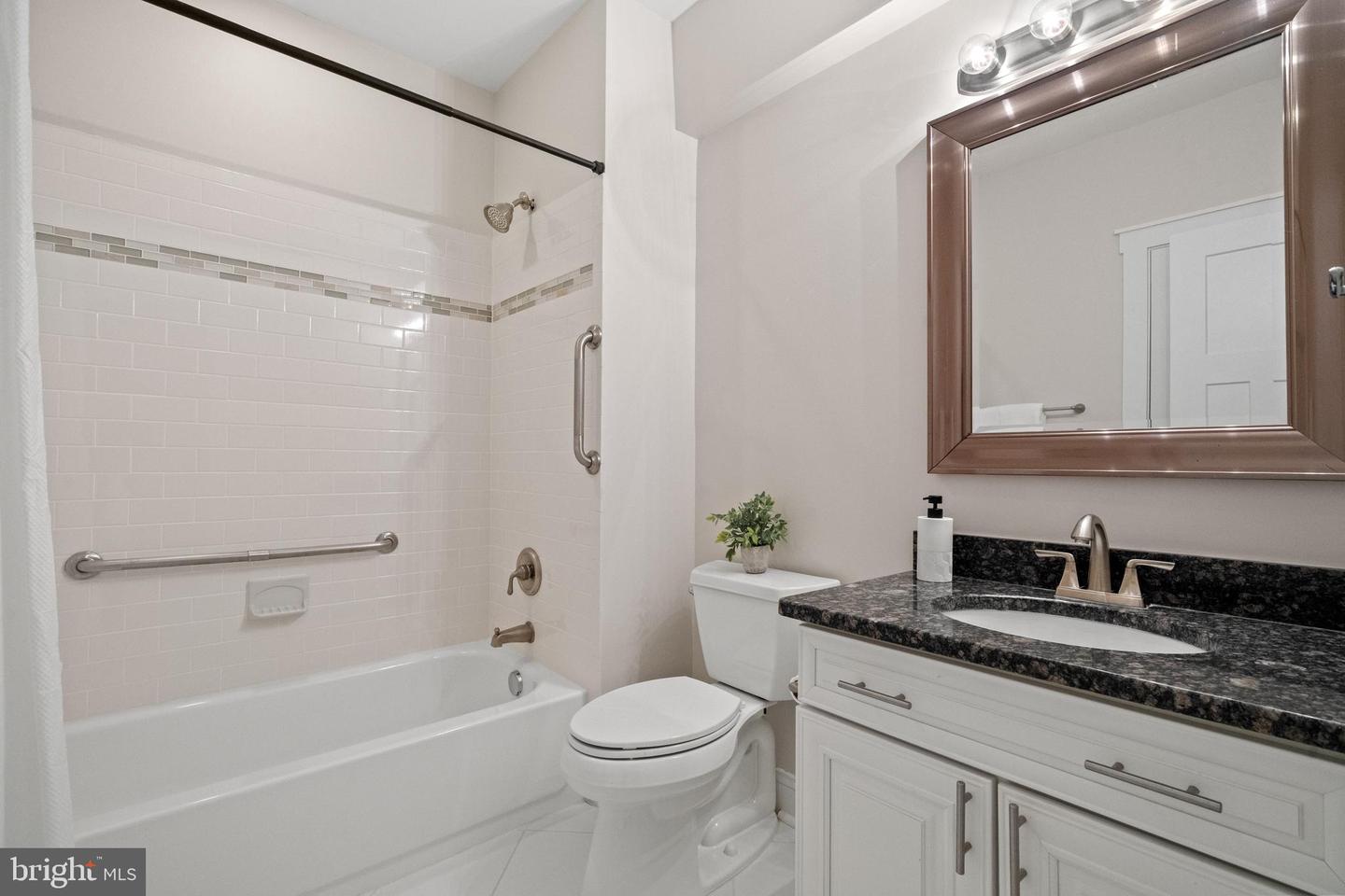 1807 N Stafford St Property Photo 78