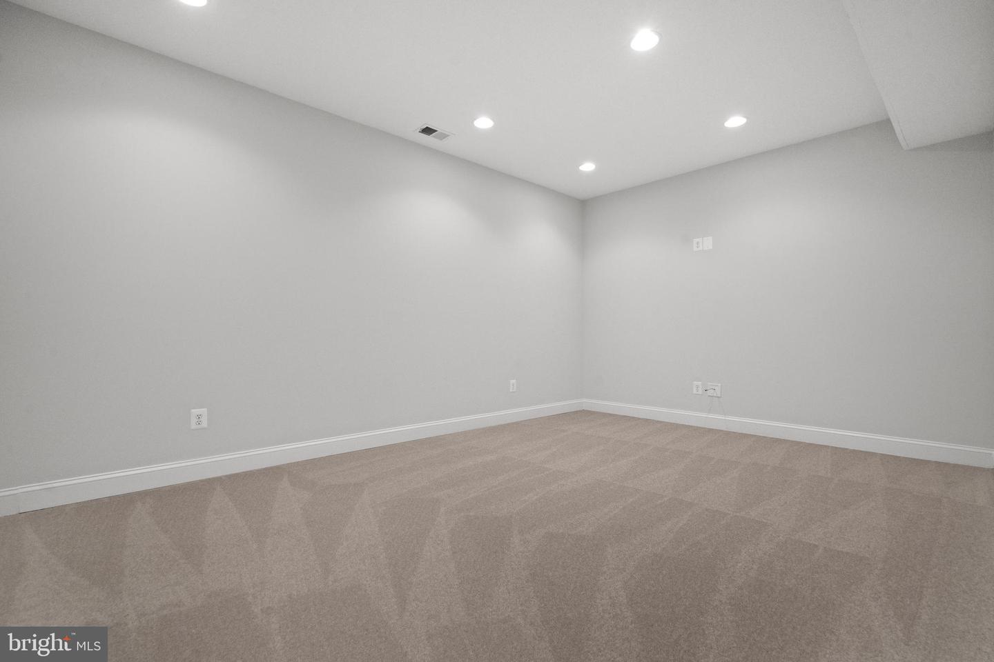 1807 N Stafford St Property Photo 84