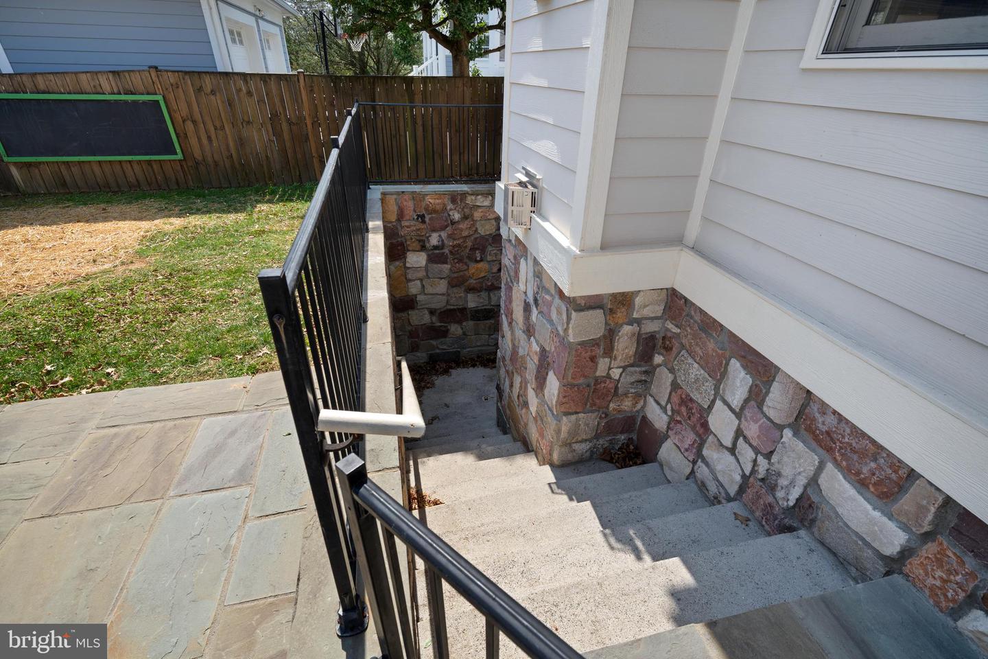 1807 N Stafford St Property Photo 86