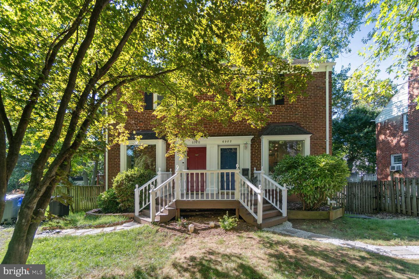 6982 Fairfax Dr Property Photo