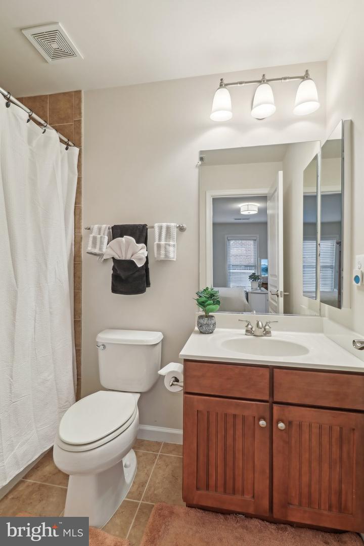 2613 S Kenmore Ct S Property Photo 26