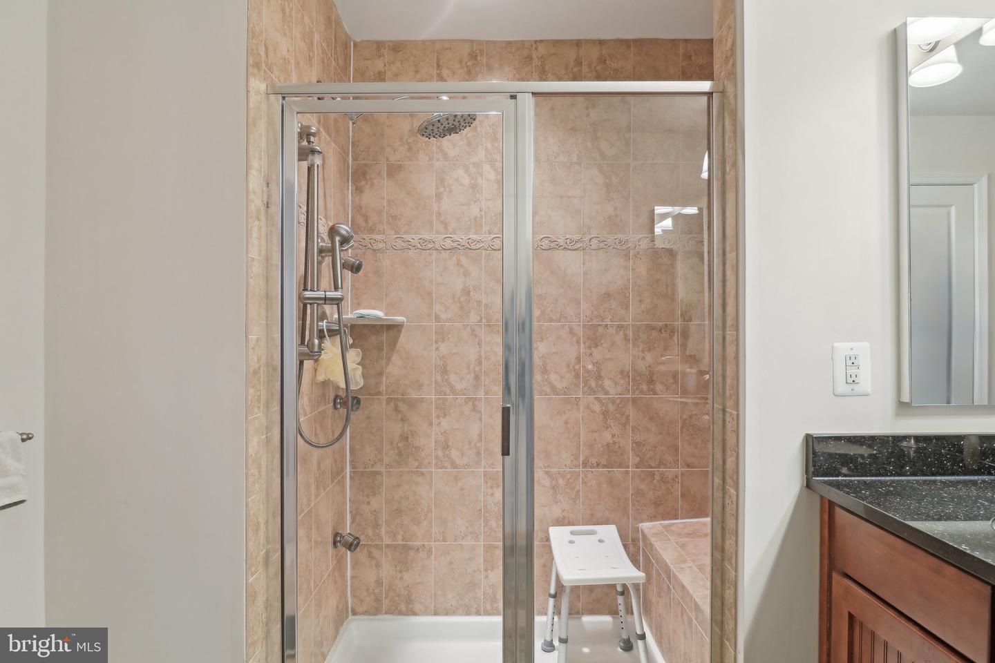 2613 S Kenmore Ct S Property Photo 37