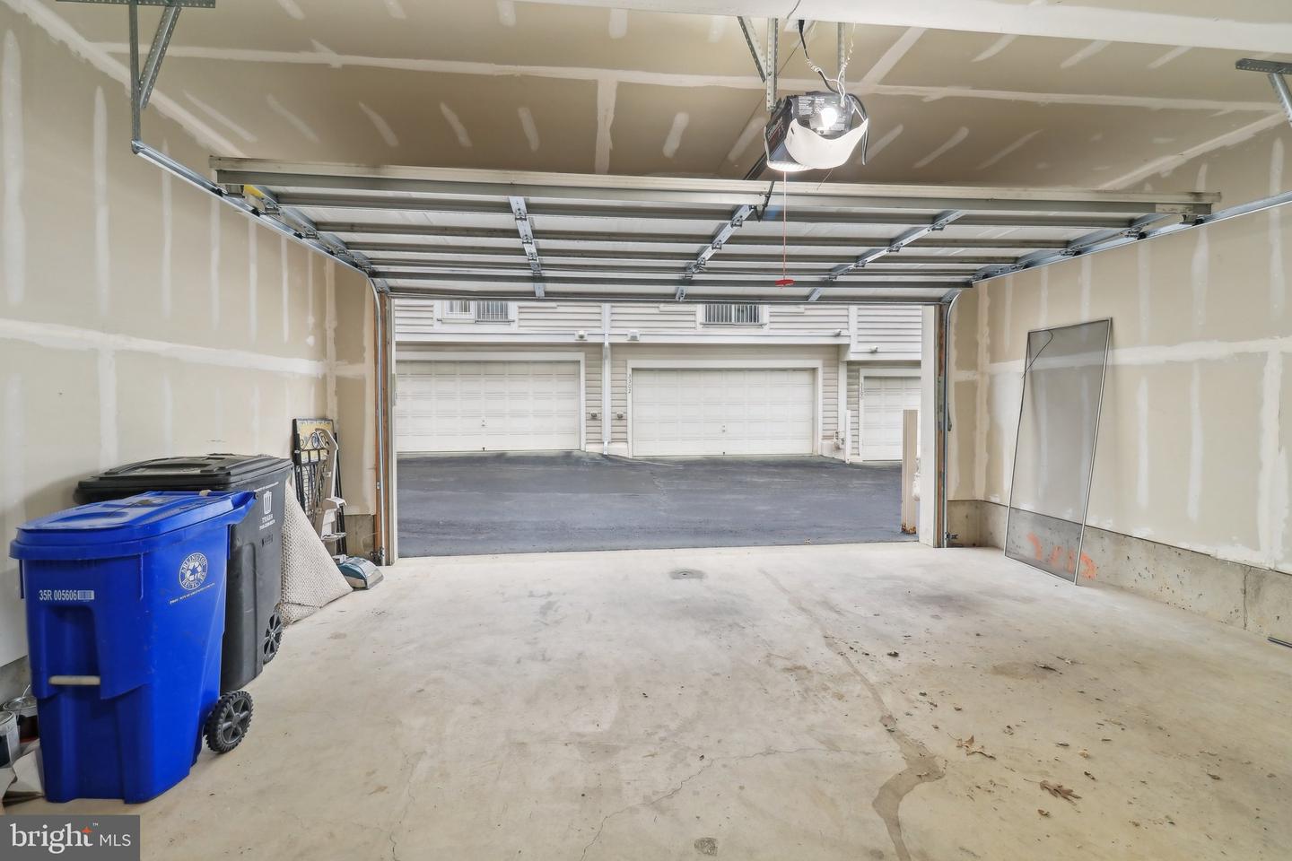 2613 S Kenmore Ct S Property Photo 44
