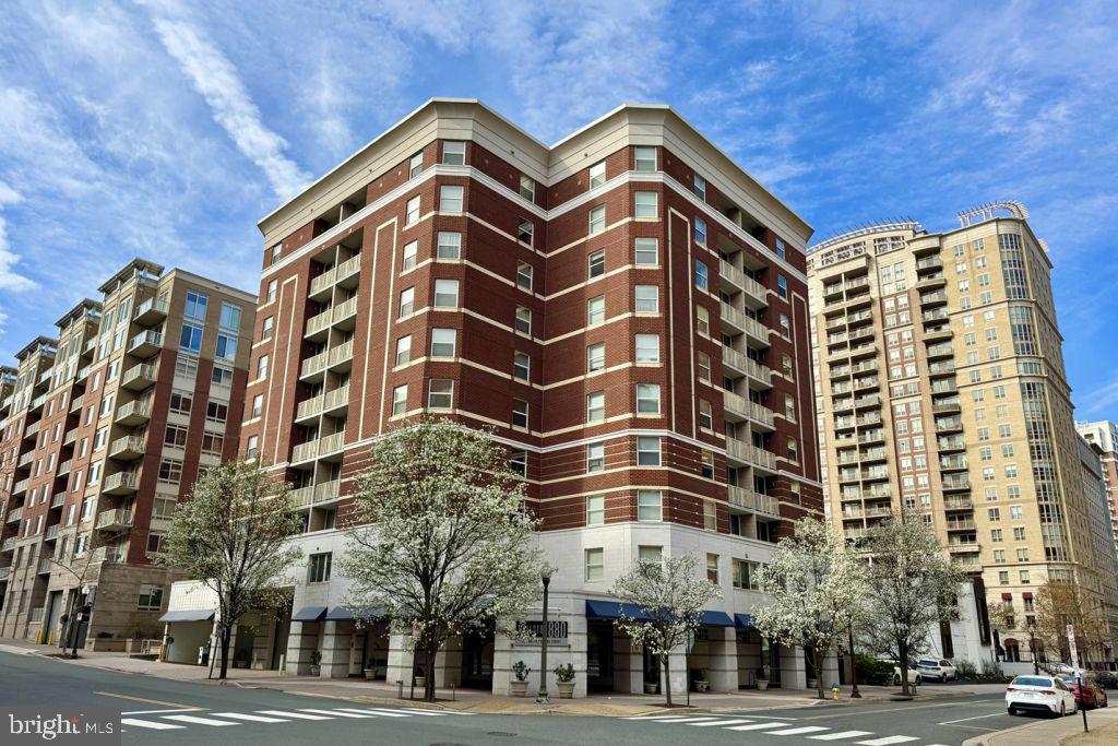 880 N POLLARD ST #405