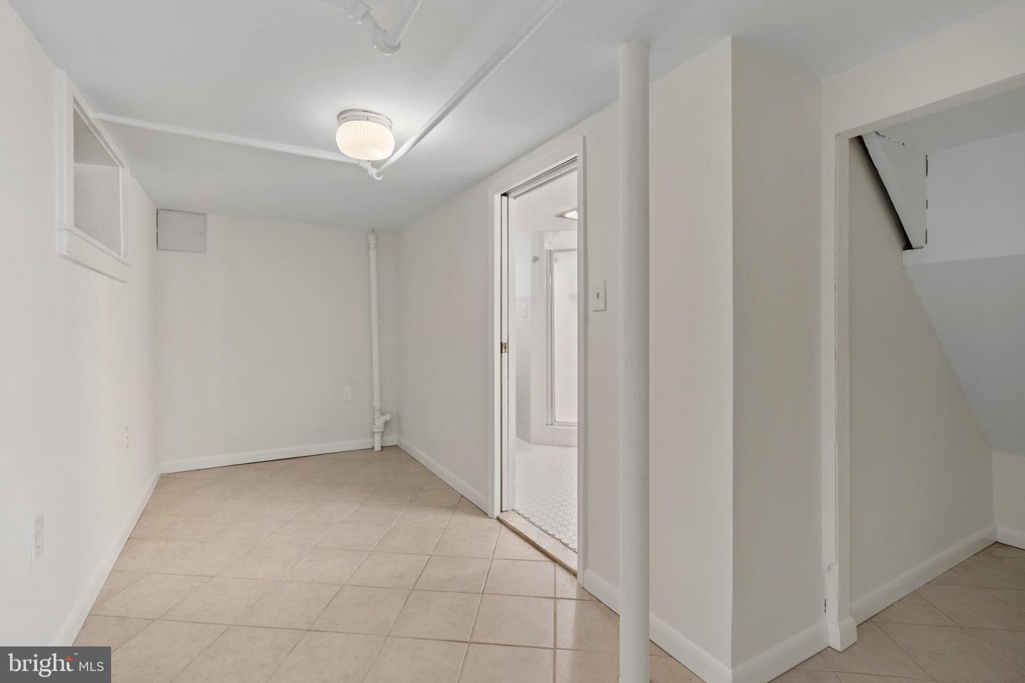 824 S Barton St Property Photo 41