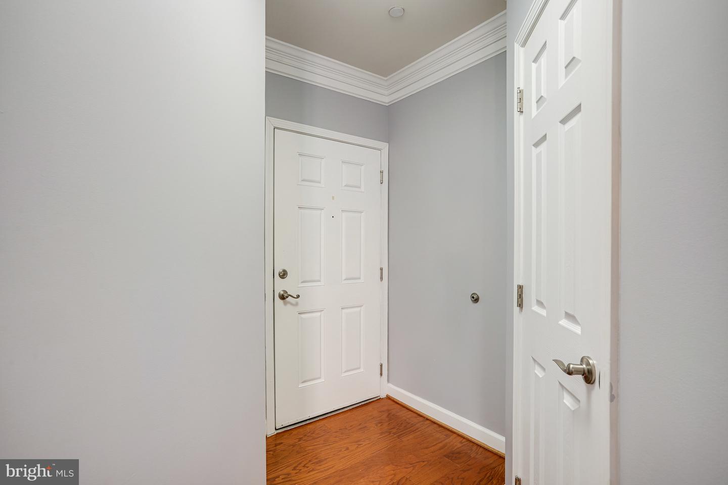 2101 N Monroe St #306 Property Photo 4