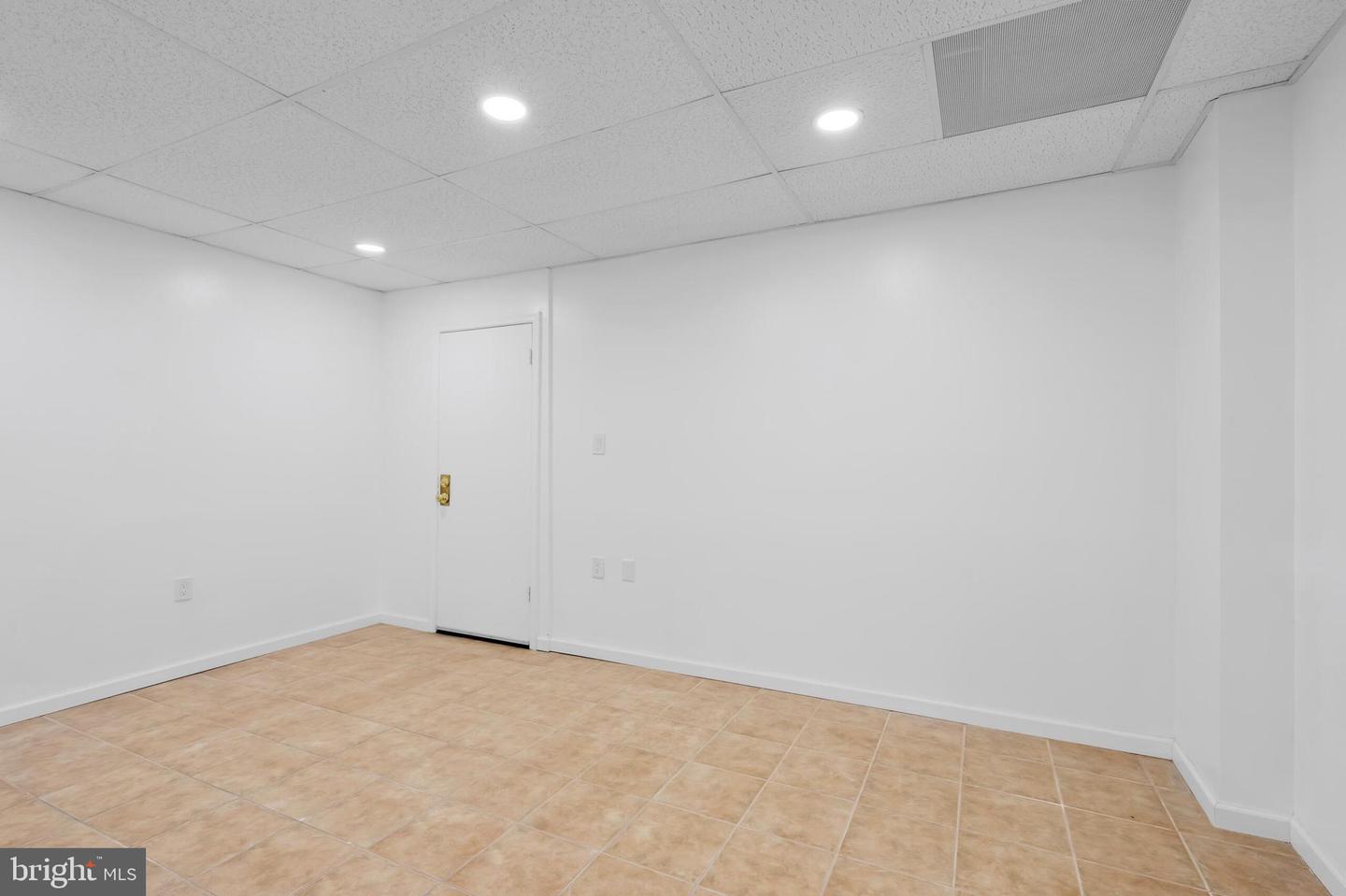 5565 Columbia Pike #115 Property Photo 19