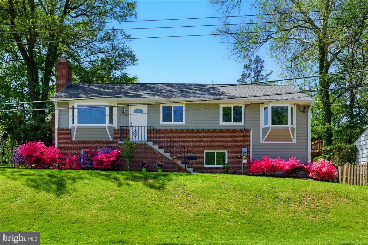 1024 N ARLINGTON MILL DR