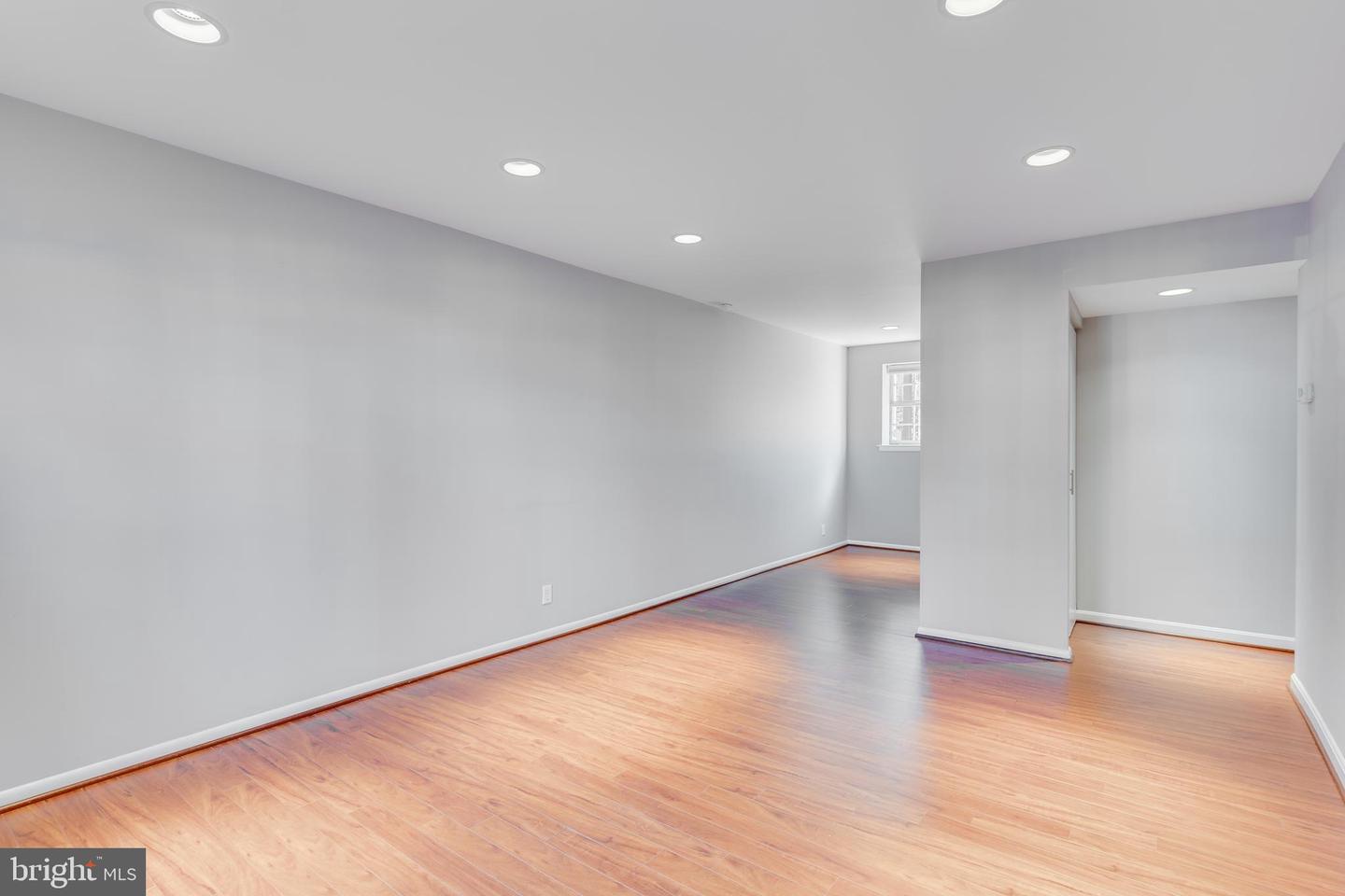 2844-a S Wakefield St Property Photo 5
