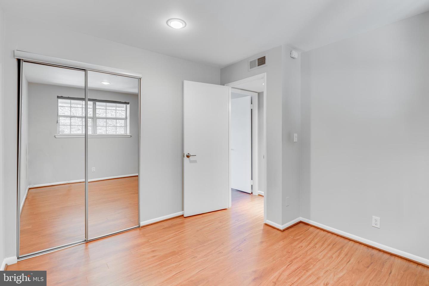 2844-a S Wakefield St Property Photo 17
