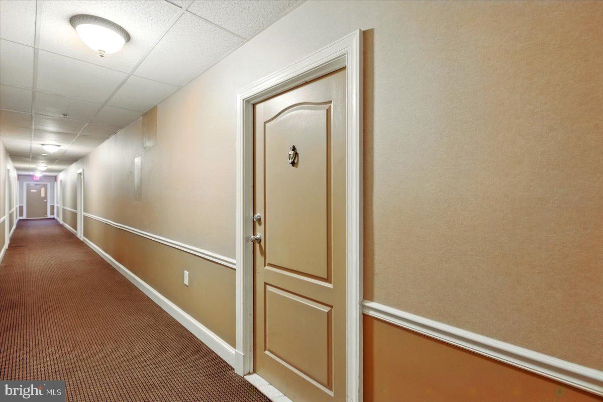1211 S Eads St #103 Property Photo 2