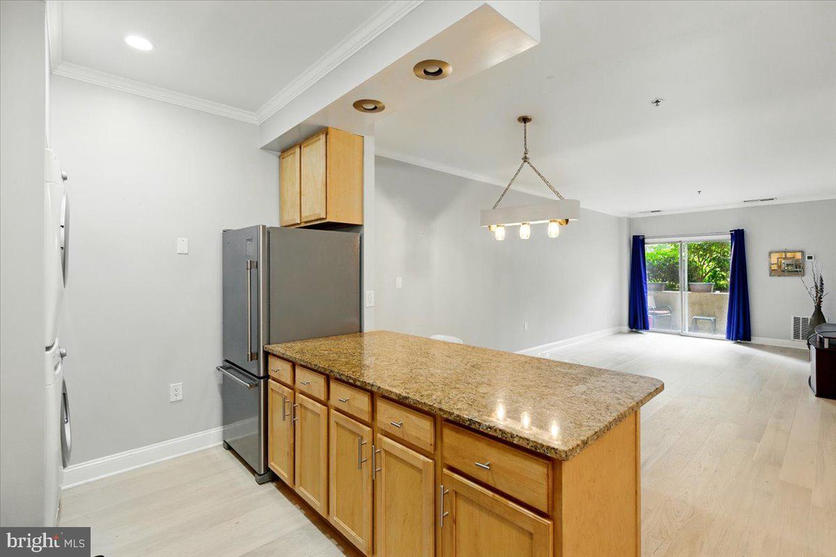 1211 S Eads St #103 Property Photo 6