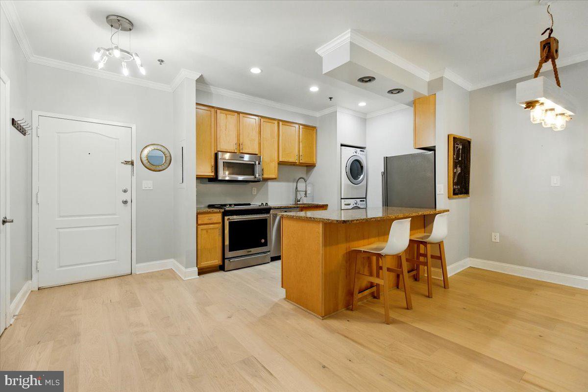 1211 S Eads St #103 Property Photo 7