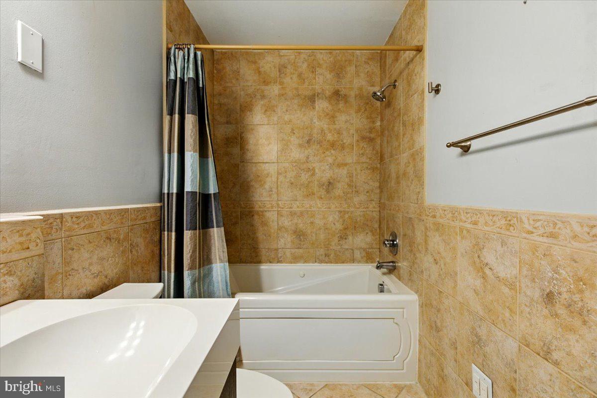 1211 S Eads St #103 Property Photo 15