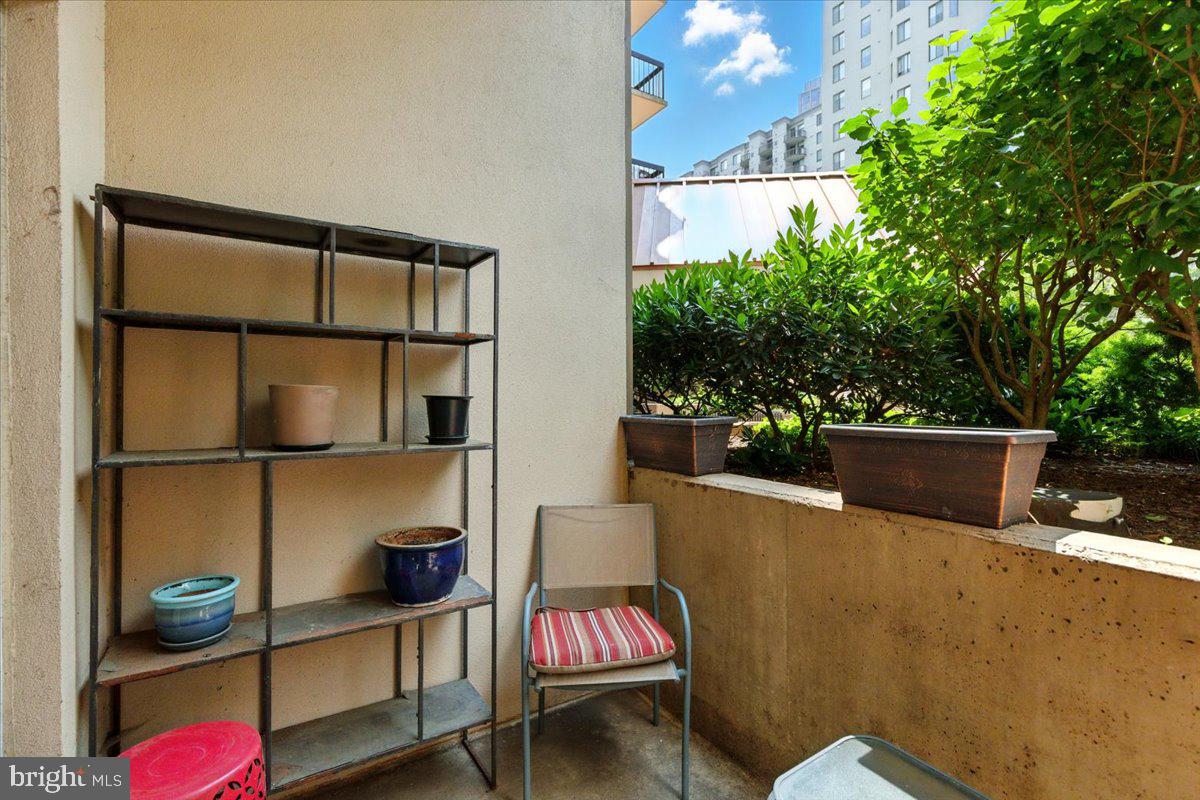 1211 S Eads St #103 Property Photo 16