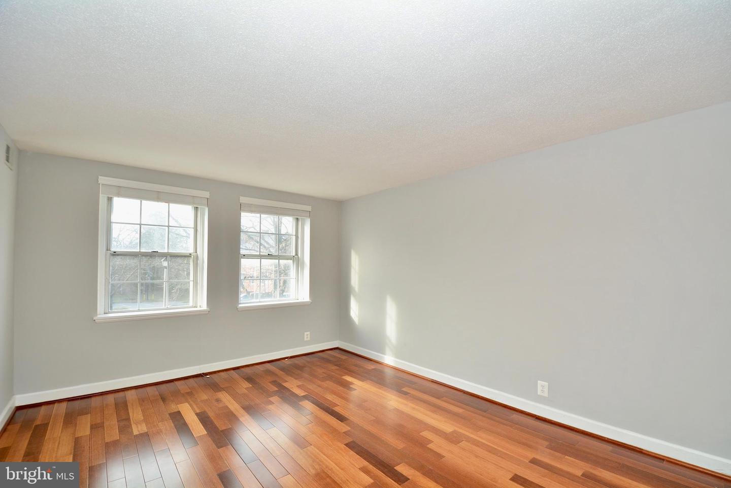 4815 31st St S #b2 Property Photo 3