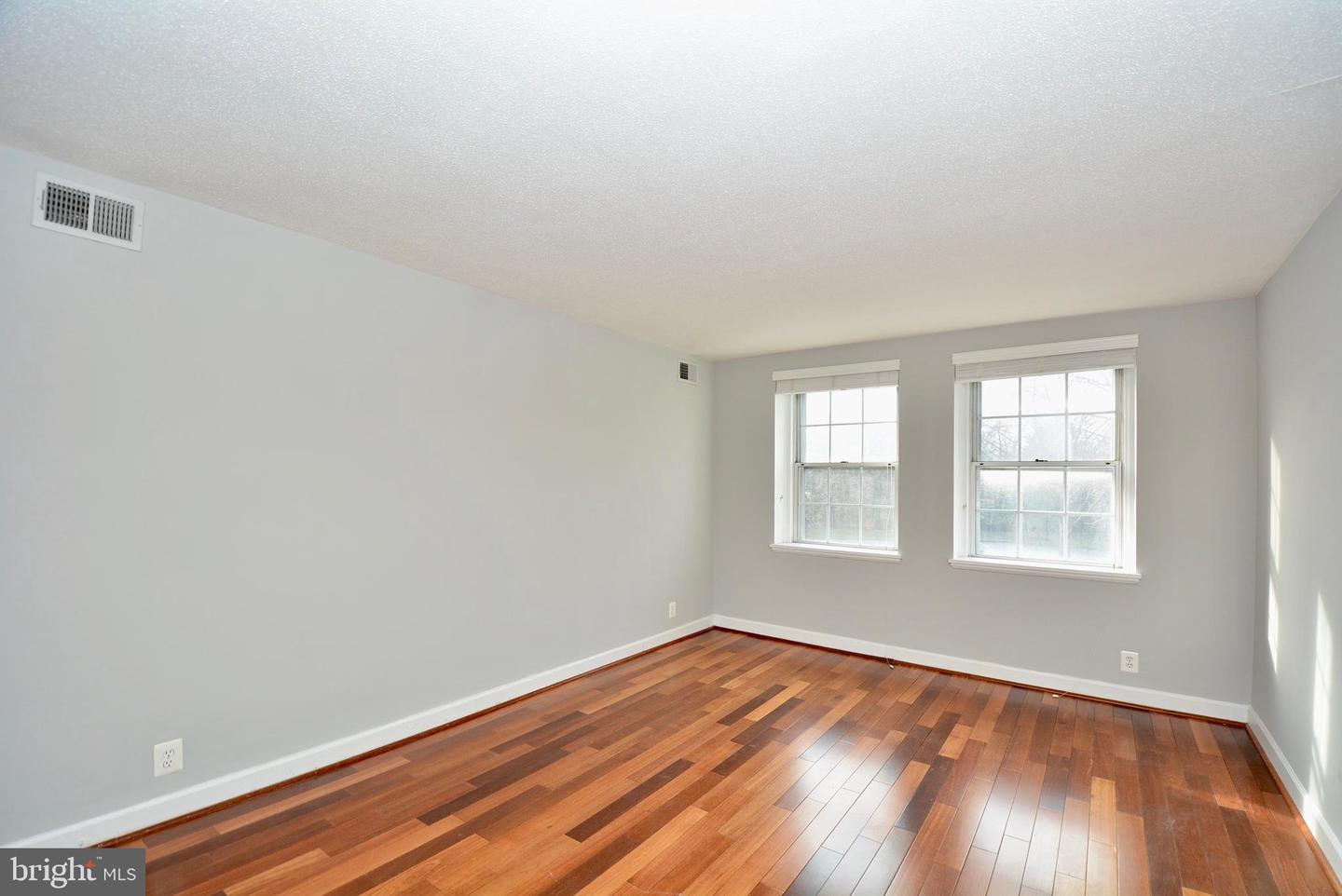 4815 31st St S #b2 Property Photo 4