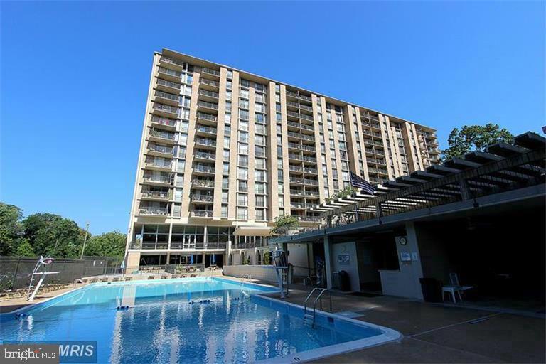 4600 S Four Mile Run Dr #1009 Property Photo 1