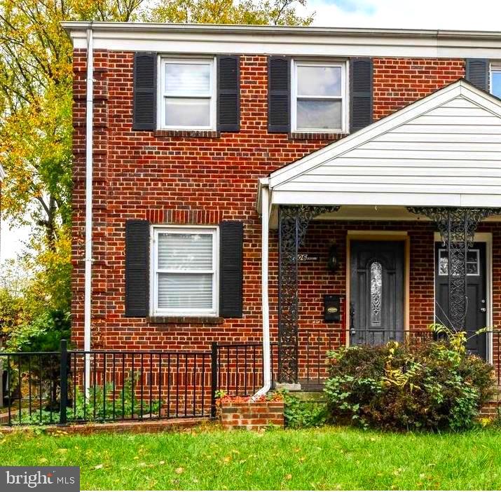 306 S COURTHOUSE RD