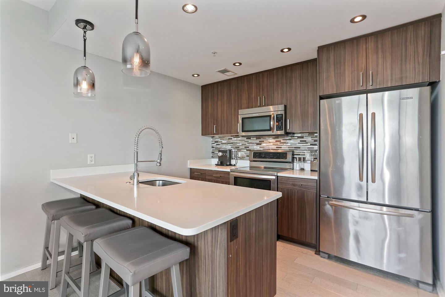 3409 WILSON BLVD #513