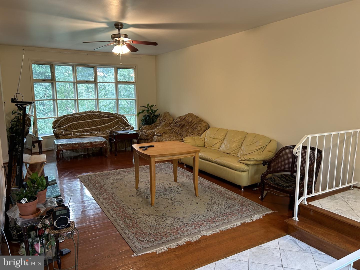 2735 S Grove St Property Photo 9