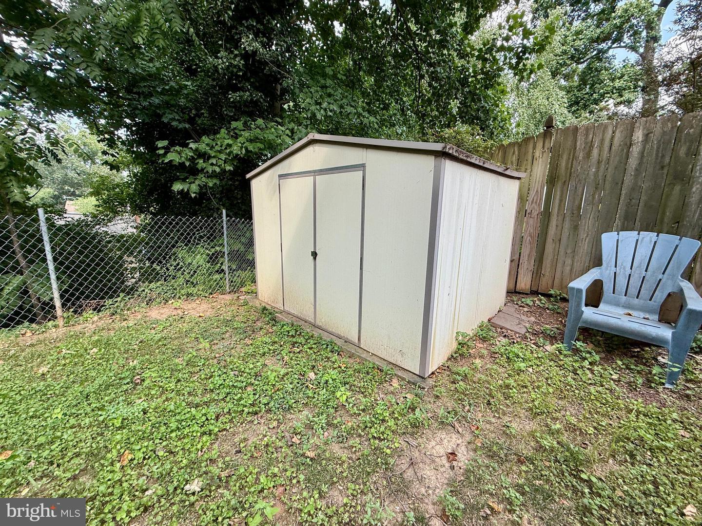 2735 S Grove St Property Photo 46