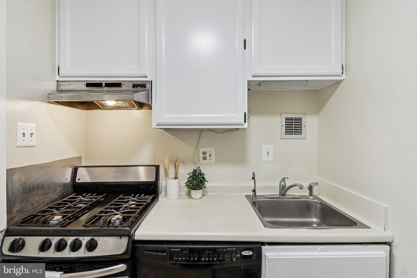 1111 Arlington Blvd #431 Property Photo 17