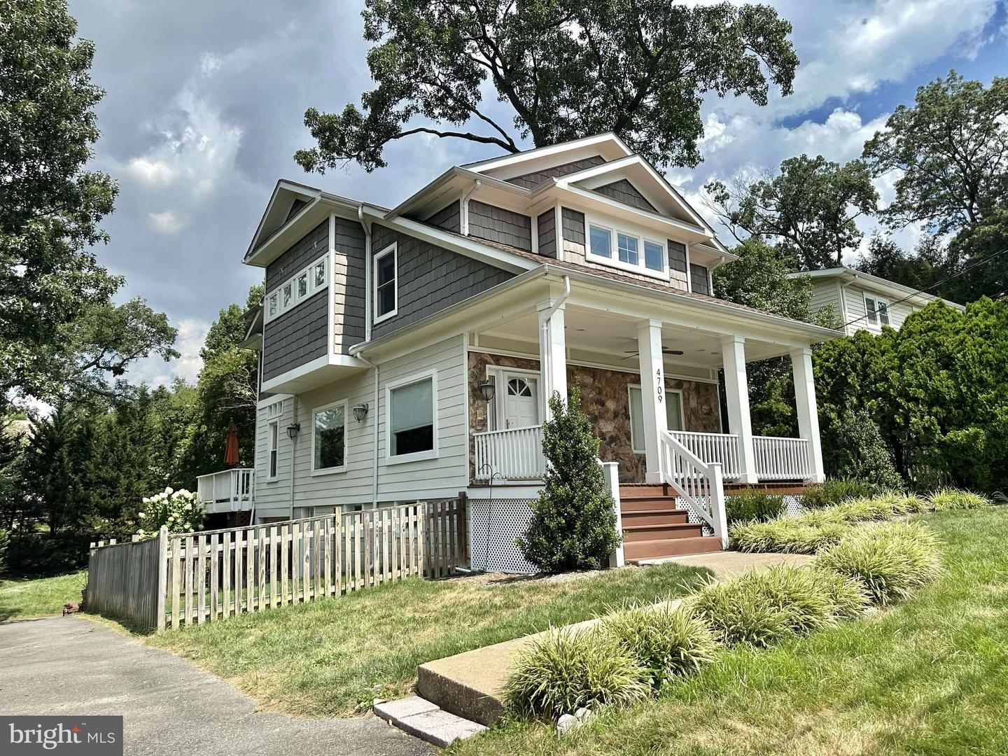 4709 7th St S Property Photo 1