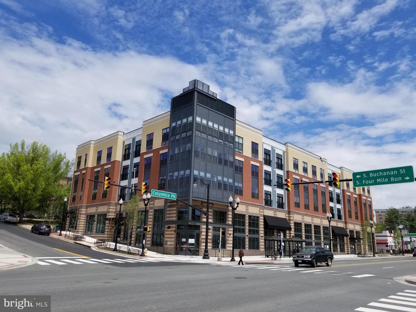 989 S Buchanan St #320 Property Photo 1