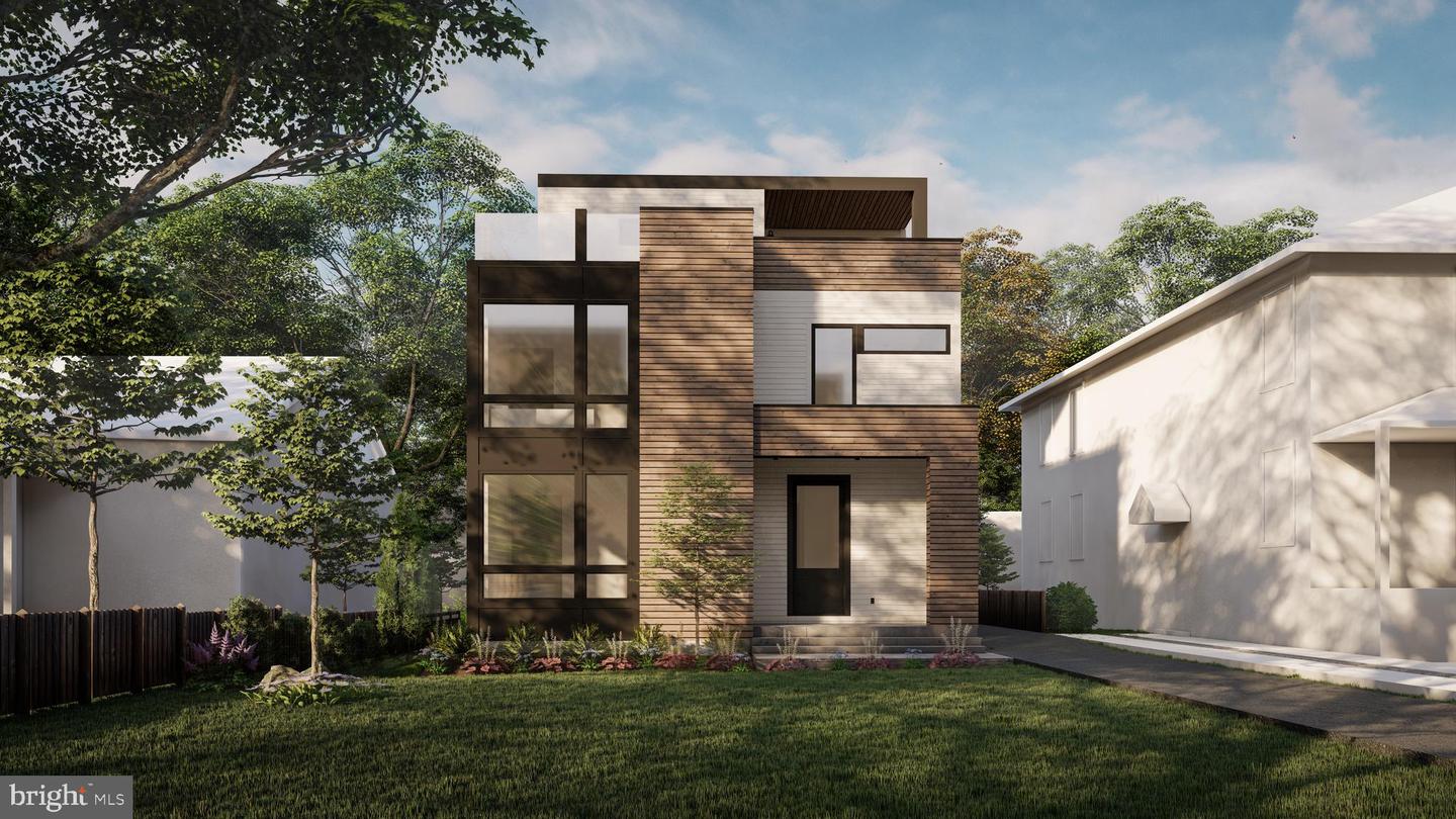 703 N JACKSON ST Property Photo 1