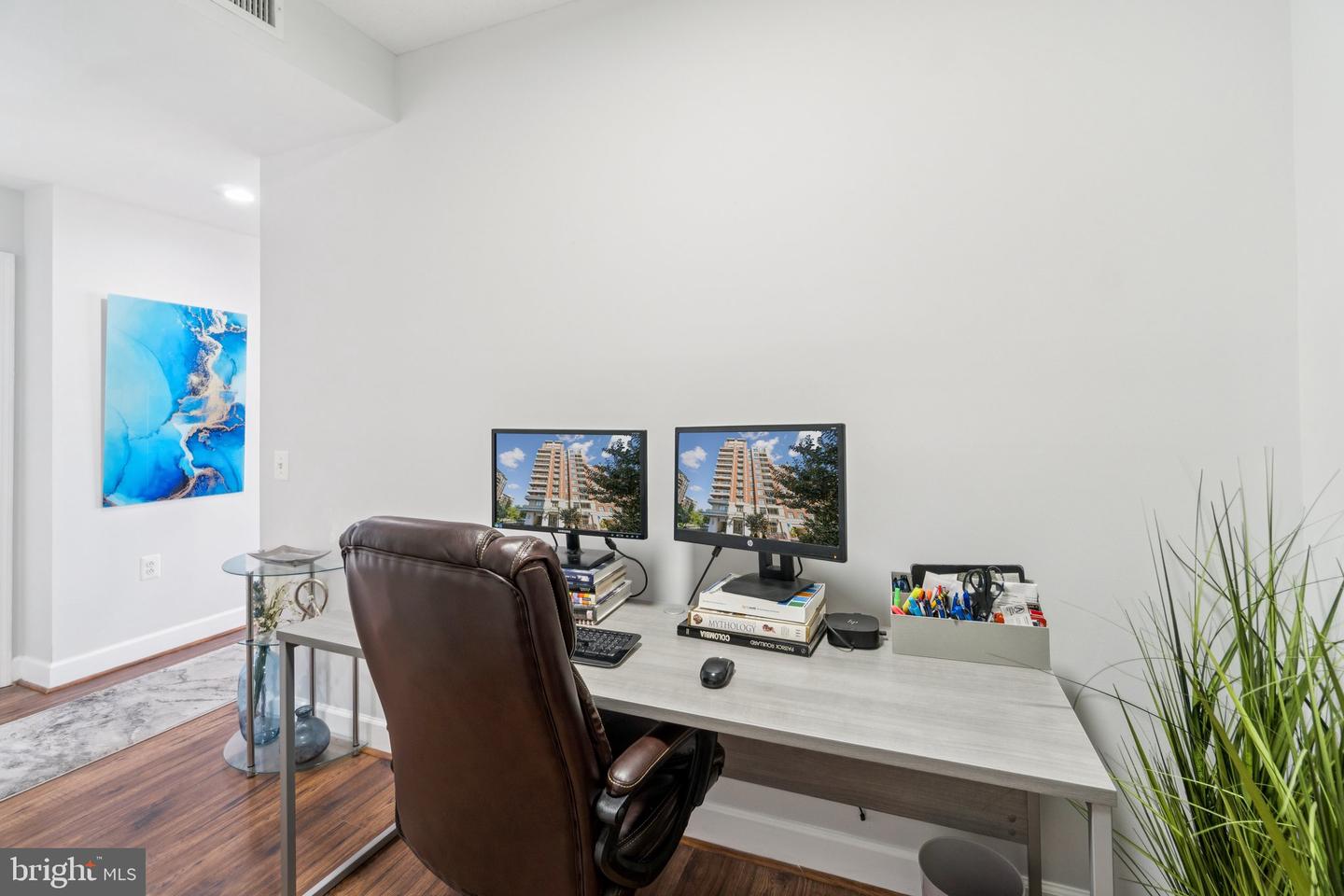 3650 S Glebe Rd #846 Property Photo 16