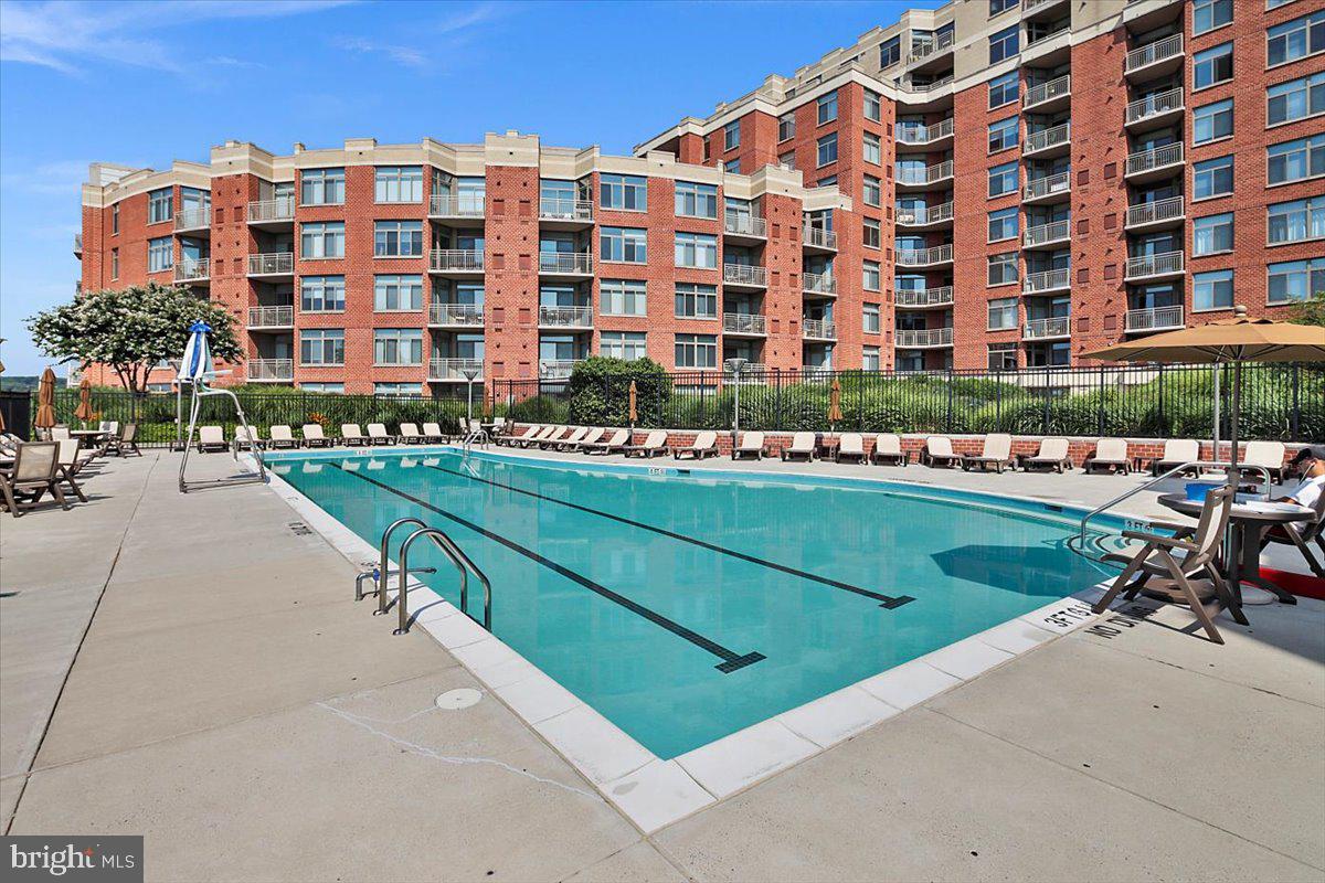 3650 S Glebe Rd #846 Property Photo 33