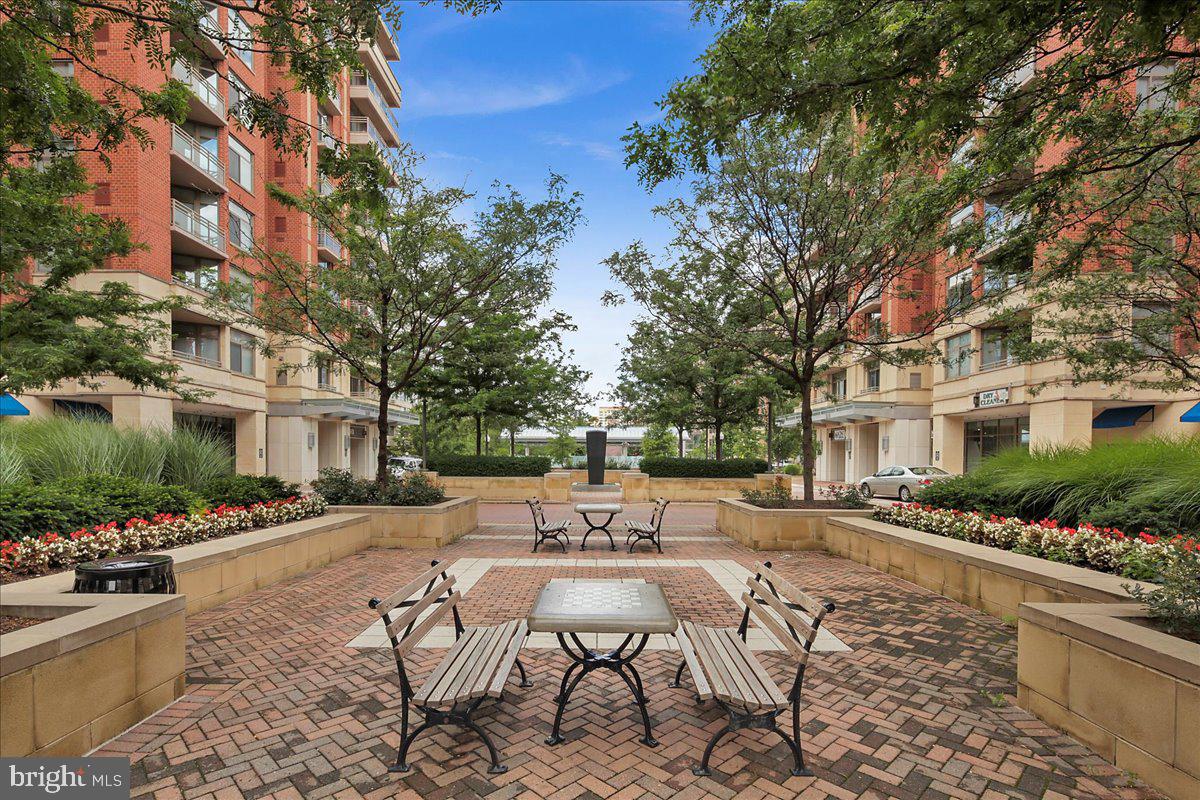 3650 S Glebe Rd #846 Property Photo 40